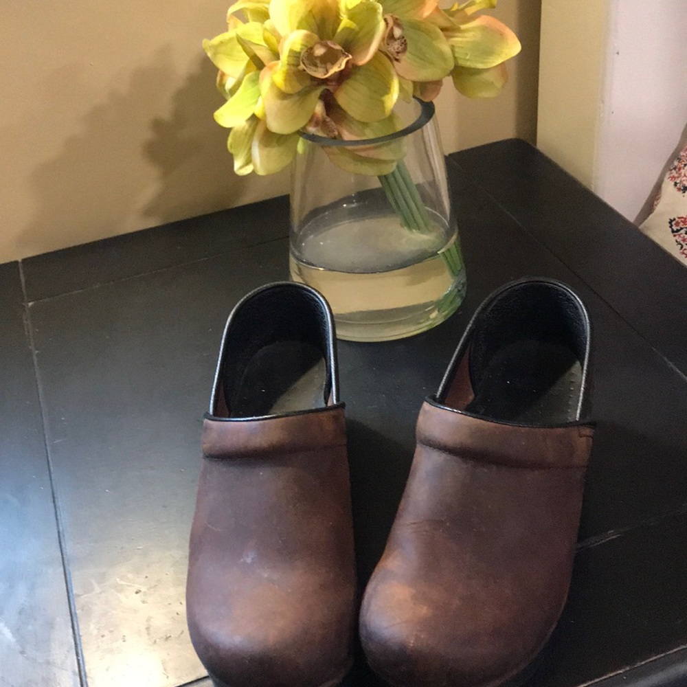 Dansko brown clogs, GUC, size 9